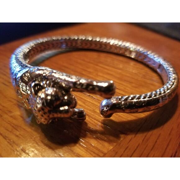 JAI Sterling Silver Leopard Hinged Cuff Bracelet J100326 - Picture 3 of 9